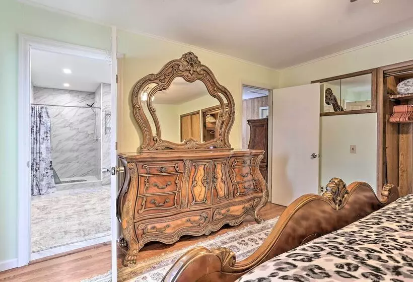 Large Greeley House W/ 2 Game Rooms + Yard!