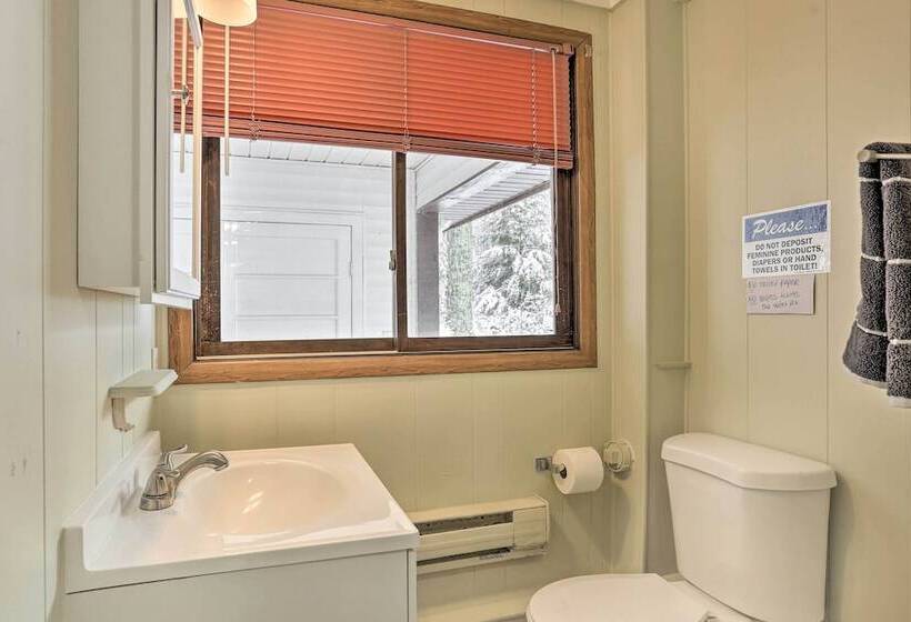 Large Greeley House W/ 2 Game Rooms + Yard!