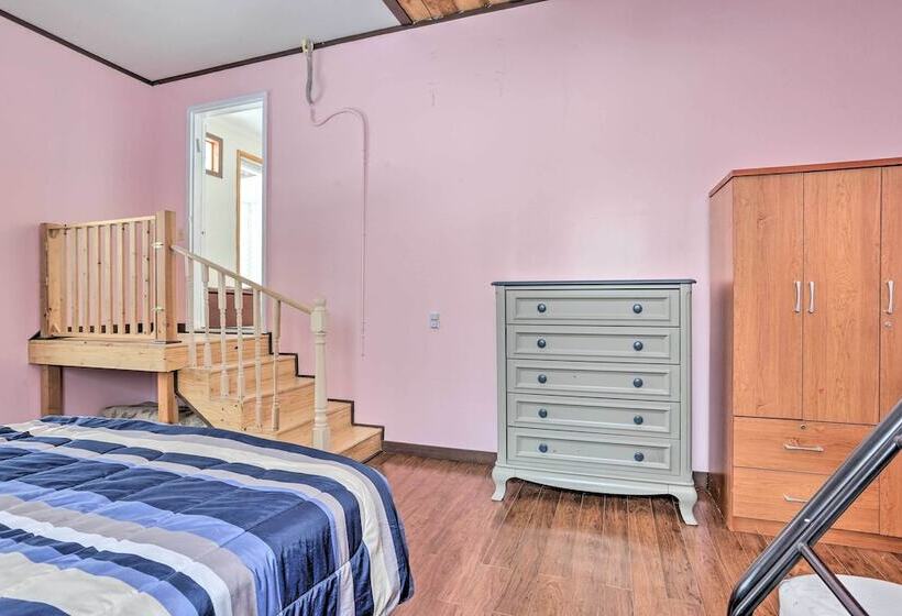 Large Greeley House W/ 2 Game Rooms + Yard!