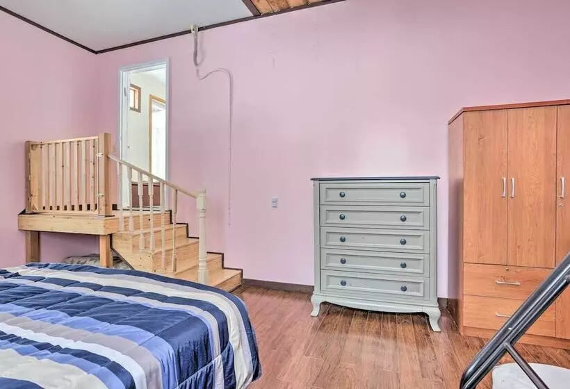 Large Greeley House W/ 2 Game Rooms + Yard!