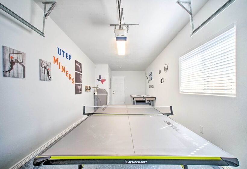 Modern El Paso Home W/ Backyard & Fire Pit!