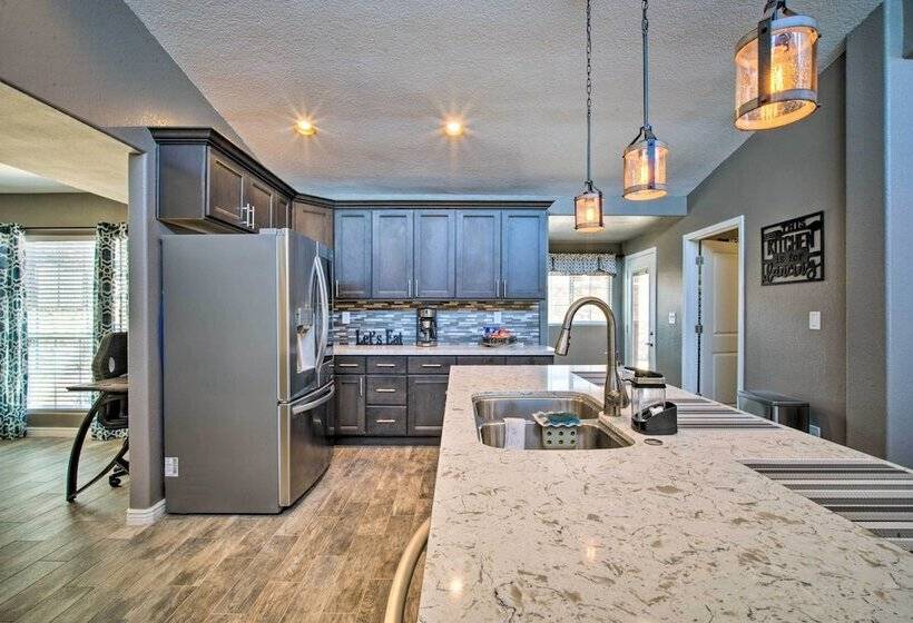 Modern El Paso Home W/ Backyard & Fire Pit!