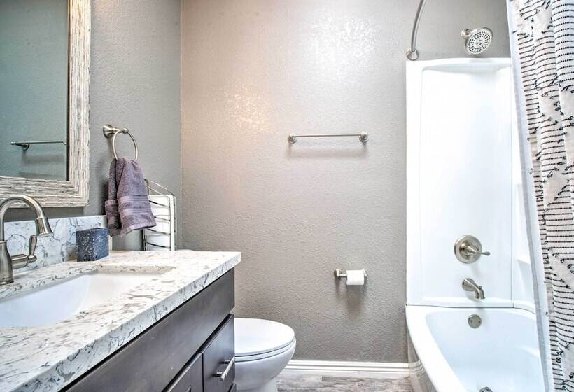 Modern El Paso Home W/ Backyard & Fire Pit!