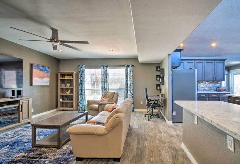 Modern El Paso Home W/ Backyard & Fire Pit!