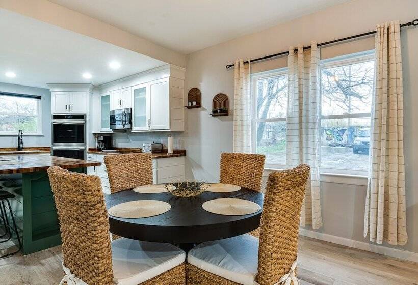 Modern Indianapolis Home < 2 Mi To Downtown!