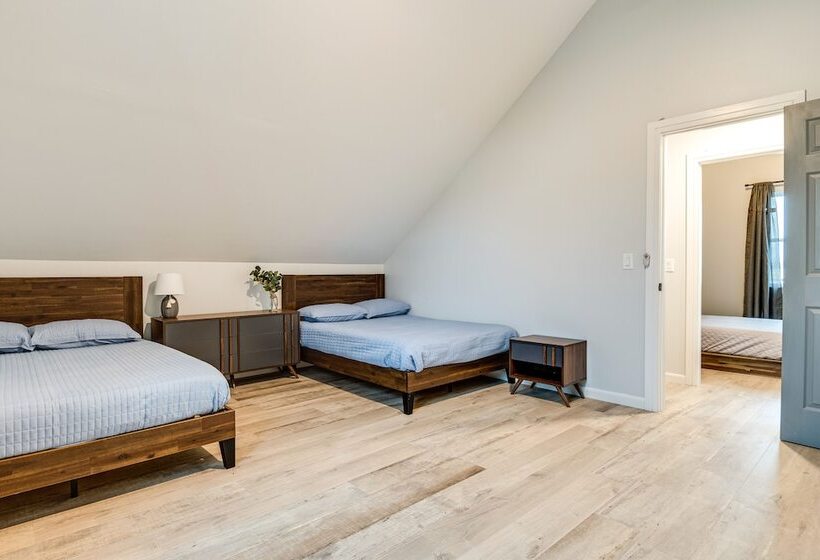 Modern Indianapolis Home < 2 Mi To Downtown!