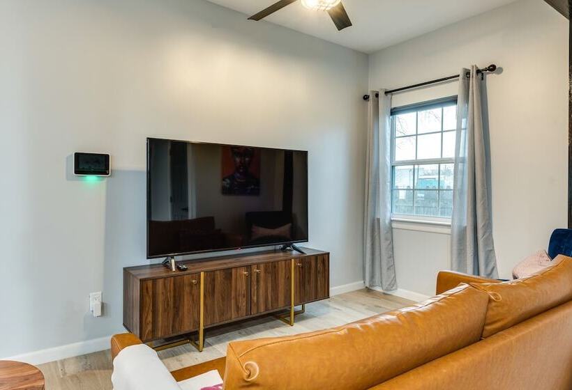 Modern Indianapolis Home < 2 Mi To Downtown!