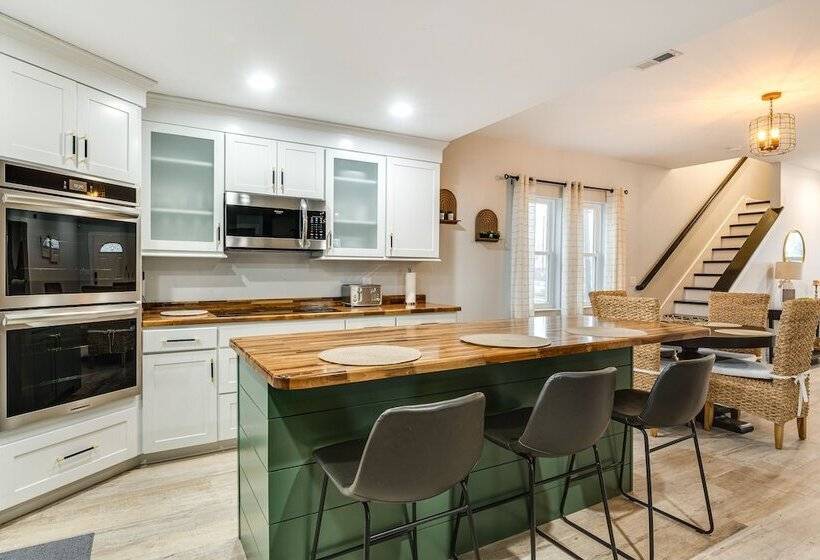 Modern Indianapolis Home < 2 Mi To Downtown!