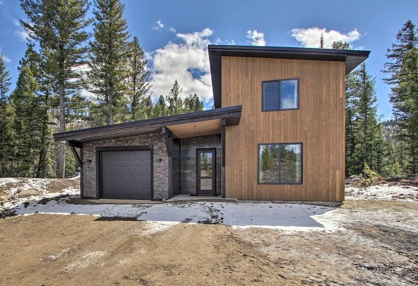 Modern & Newly Built Cabin: Ski, Fish, Hike!