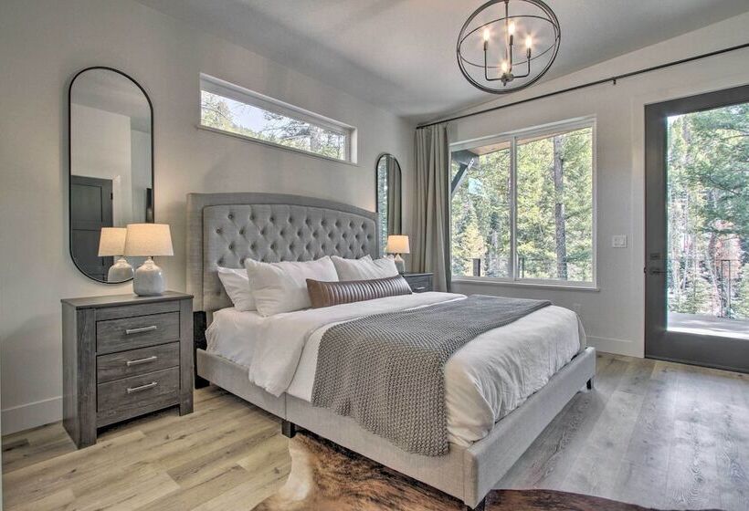 Modern & Newly Built Cabin: Ski, Fish, Hike!