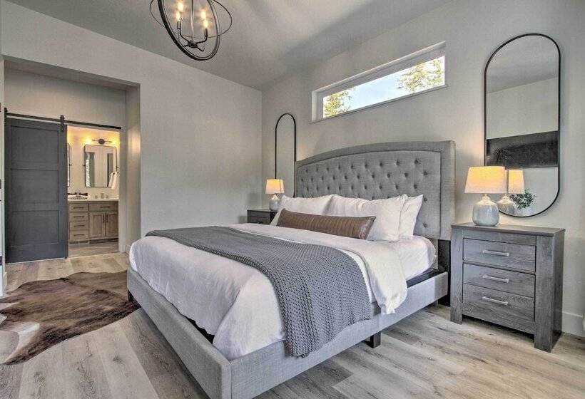 Modern & Newly Built Cabin: Ski, Fish, Hike!