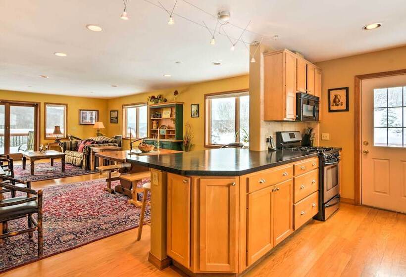 Mountaintop Ellicottville Home: 7 Mi To Ski Resort