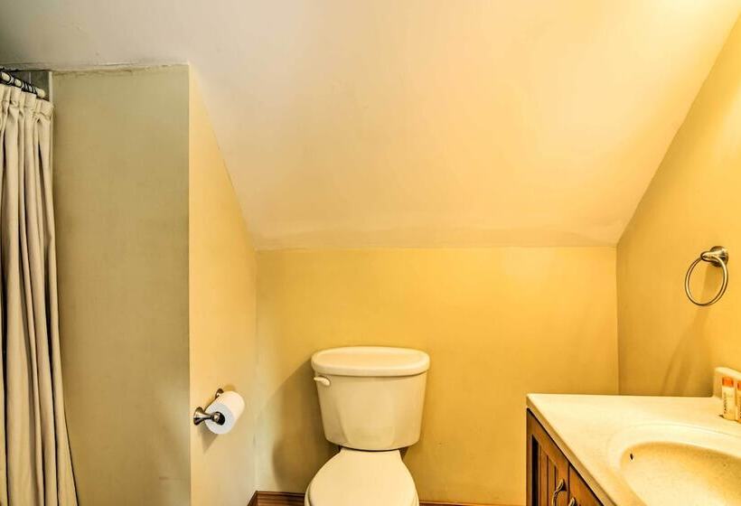 Mountaintop Ellicottville Home: 7 Mi To Ski Resort