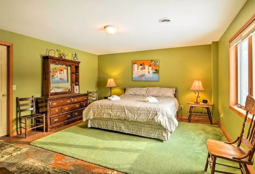 Mountaintop Ellicottville Home: 7 Mi To Ski Resort