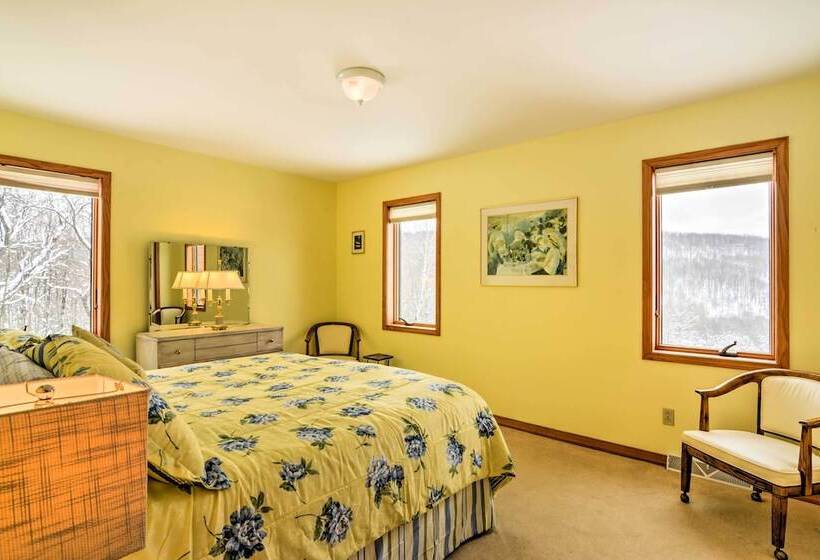 Mountaintop Ellicottville Home: 7 Mi To Ski Resort