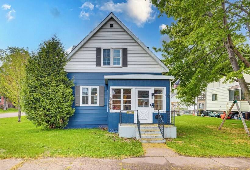 Ontonagon Home W/ Fire Pit   Steps To Beach!
