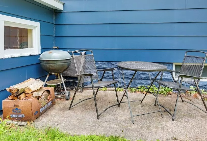 Ontonagon Home W/ Fire Pit   Steps To Beach!
