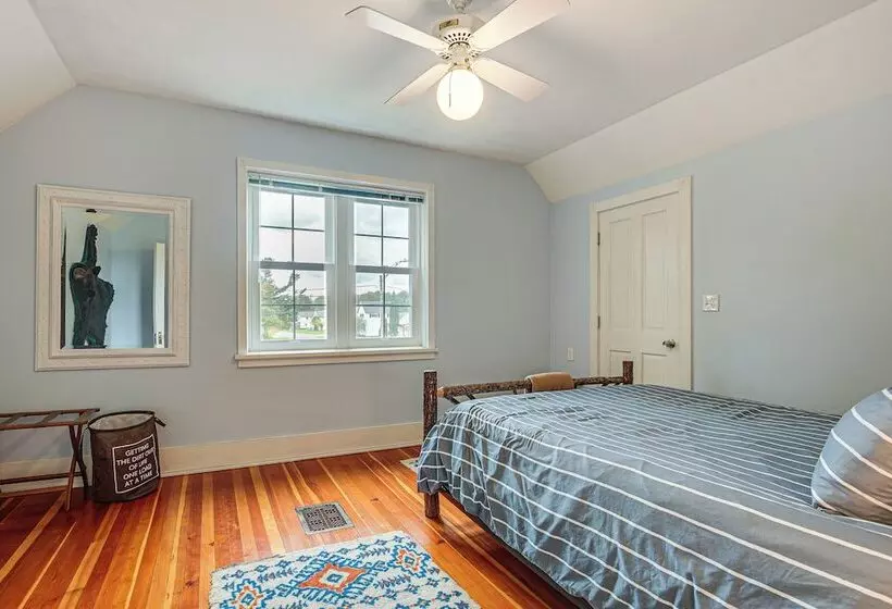 Ontonagon Home W/ Fire Pit   Steps To Beach!