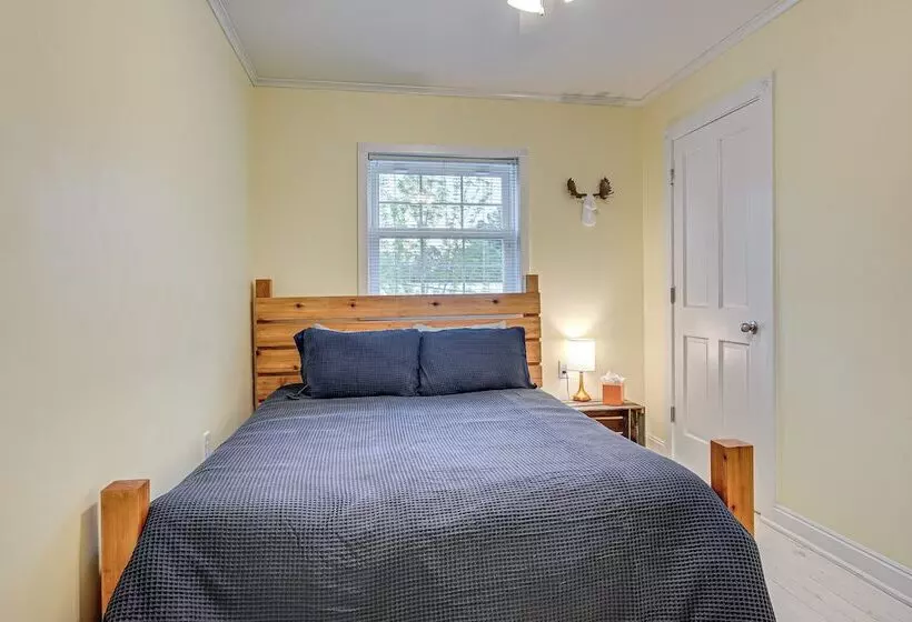 Ontonagon Home W/ Fire Pit   Steps To Beach!