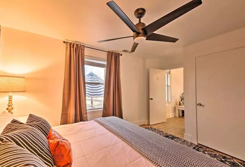 Peaceful Luna Farmhouse With Wraparound Porch!