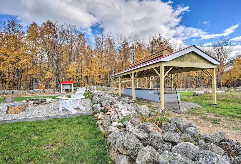 Pet Friendly Moriah Homestead W/ Fire Pit!