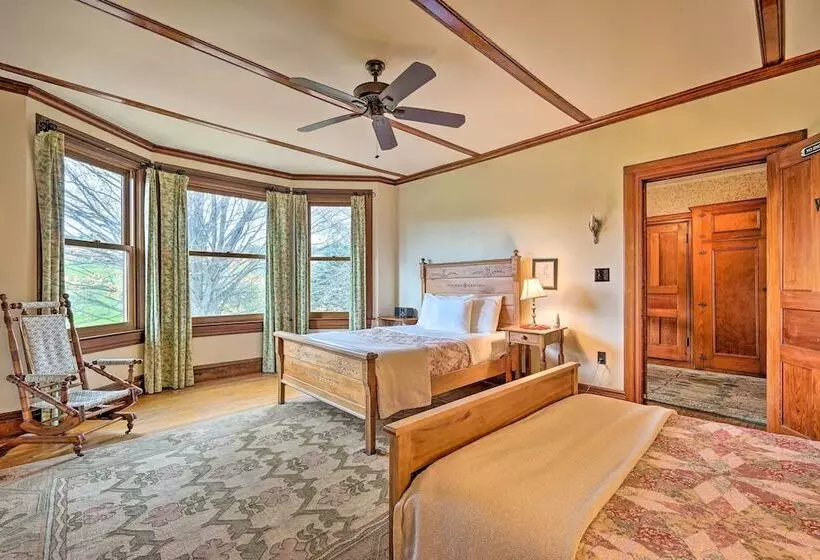 Pet Friendly Moriah Homestead W/ Fire Pit!