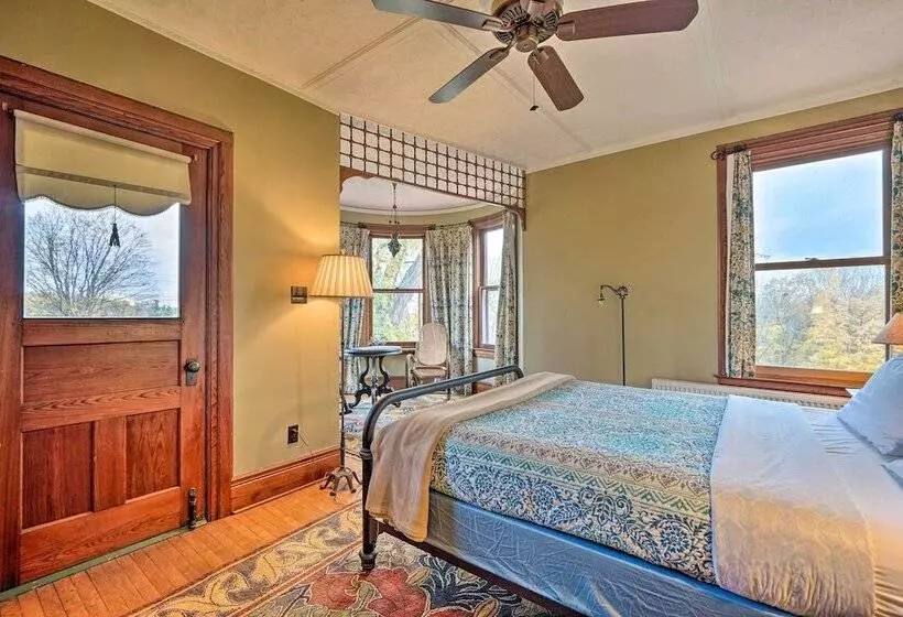 Pet Friendly Moriah Homestead W/ Fire Pit!