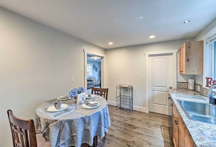 Port Angeles Retreat   1 Mi To Downtown!