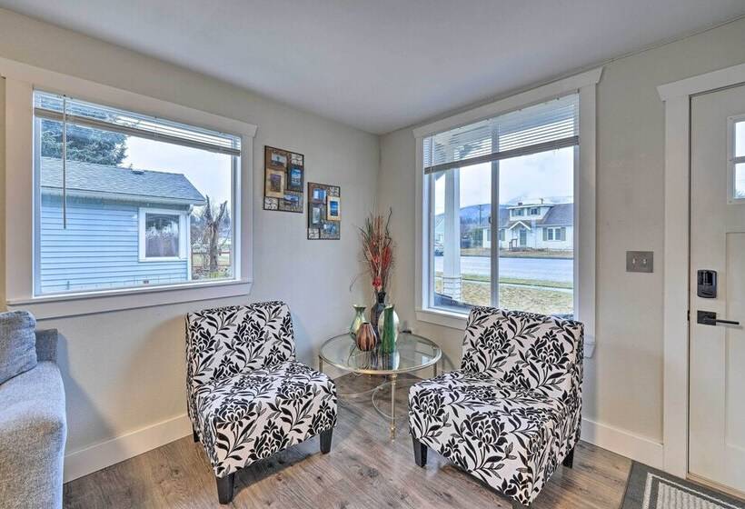 Port Angeles Retreat   1 Mi To Downtown!