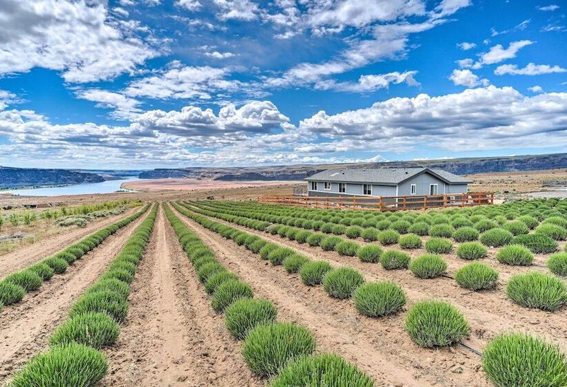 Quincy Home On Lavender Farm W/ River Views!