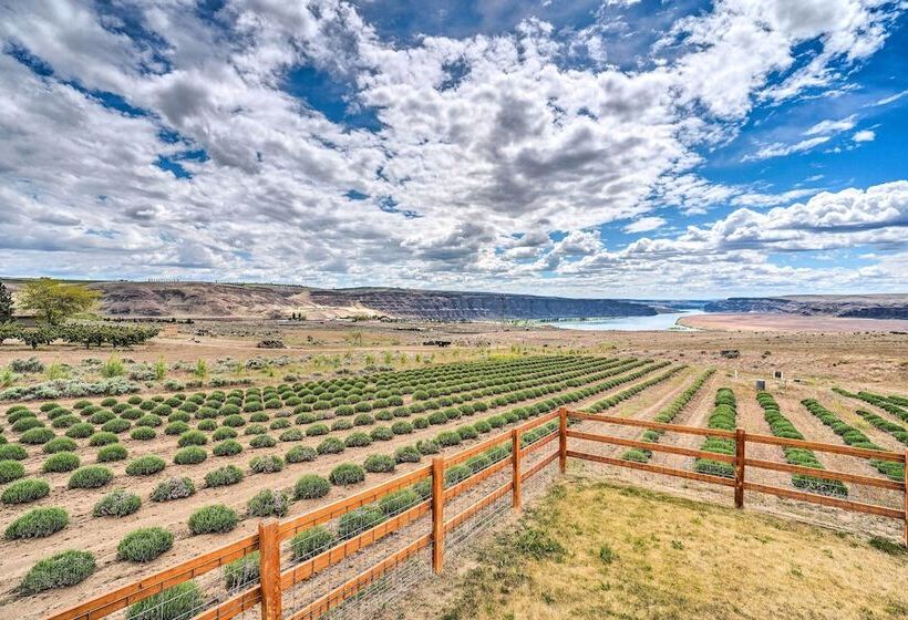 Quincy Home On Lavender Farm W/ River Views!