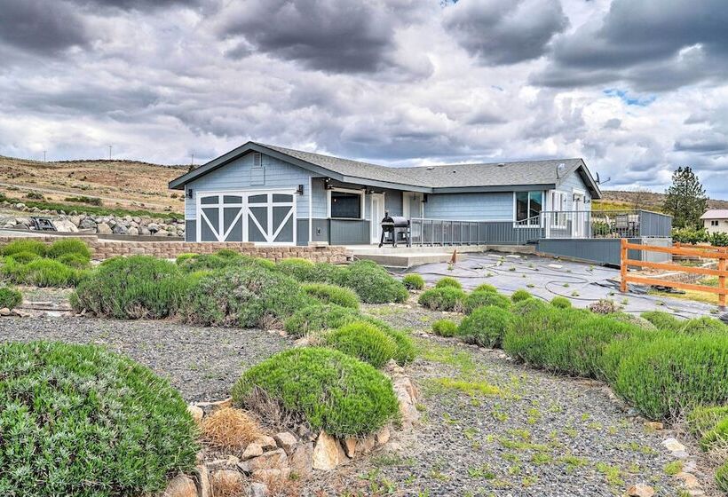 Quincy Home On Lavender Farm W/ River Views!