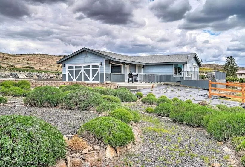 Quincy Home On Lavender Farm W/ River Views!