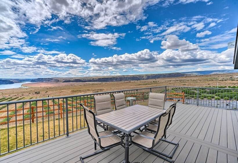 Quincy Home On Lavender Farm W/ River Views!