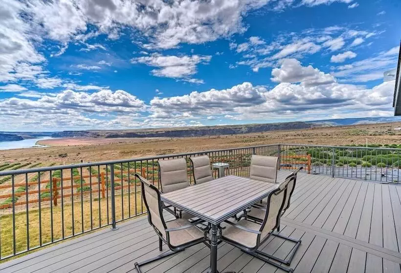 Quincy Home On Lavender Farm W/ River Views!