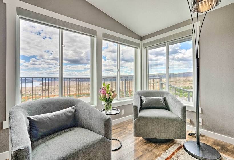 Quincy Home On Lavender Farm W/ River Views!