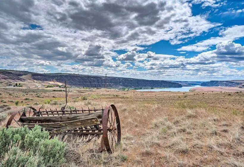 Quincy Home On Lavender Farm W/ River Views!