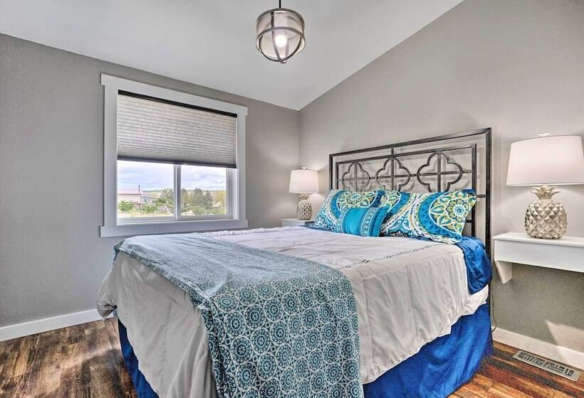 Quincy Home On Lavender Farm W/ River Views!