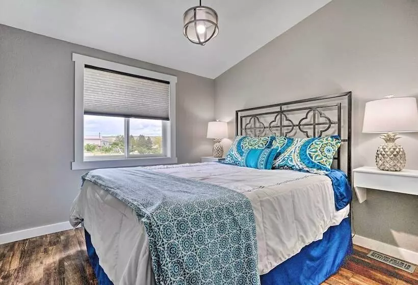 Quincy Home On Lavender Farm W/ River Views!