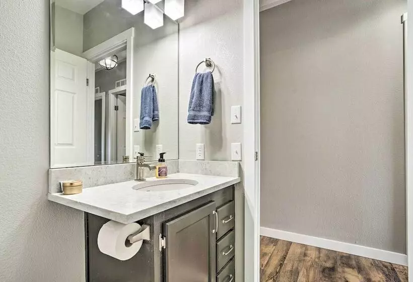 Quincy Home On Lavender Farm W/ River Views!