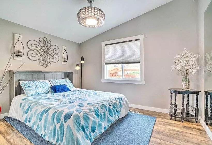 Quincy Home On Lavender Farm W/ River Views!