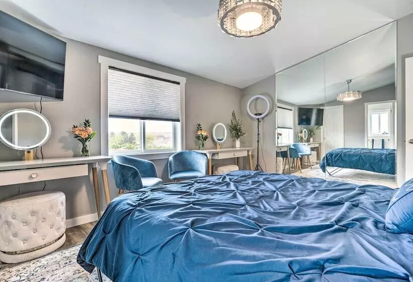 Quincy Home On Lavender Farm W/ River Views!