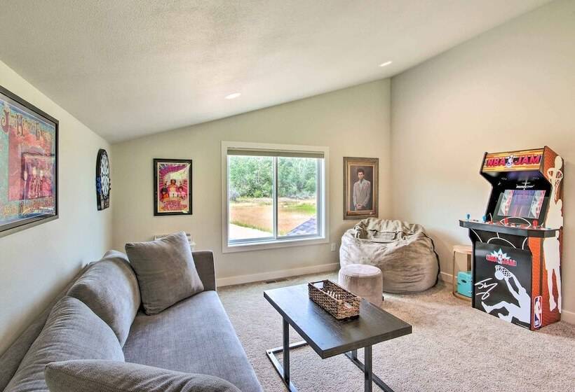 Red Lodge Home W/ Patio ~ 1 Mi From Downtown!