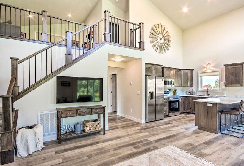 Red Lodge Home W/ Patio ~ 1 Mi From Downtown!