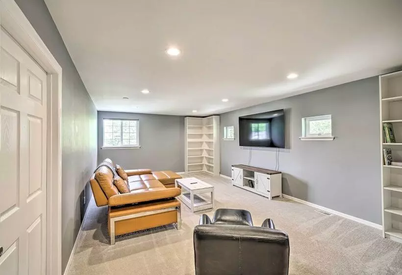 Riverside North Bend Oasis: Stunning Mountain View