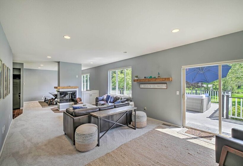 Riverside North Bend Oasis: Stunning Mountain View