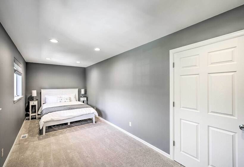 Riverside North Bend Oasis: Stunning Mountain View