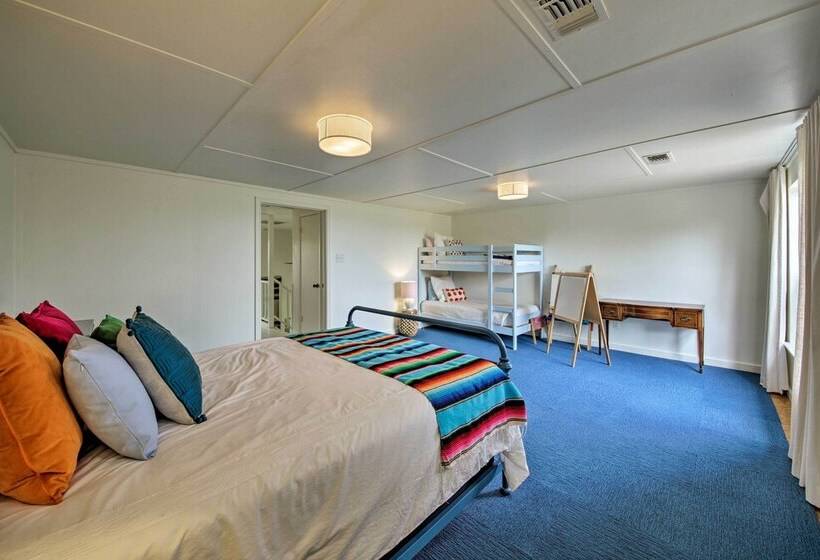 Rural Texas Escape On 10 Acres W/ Deck & Sunroom!