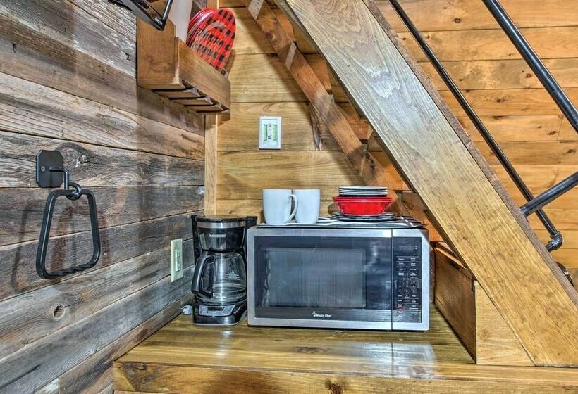 Rustic Gordonville Cabin W/ Shared Fire Pit!