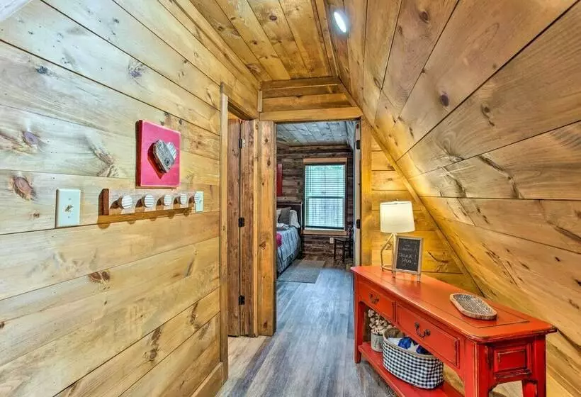 Rustic Gordonville Cabin W/ Shared Fire Pit!